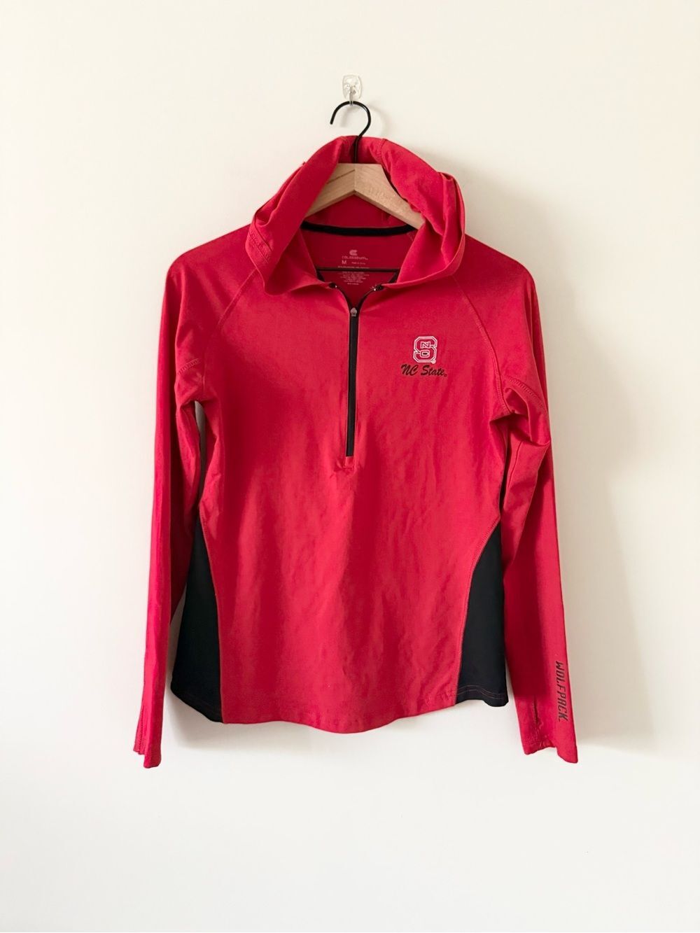 NC State Colosseum Long Sleeve Red & Black Half-Zip Light Weight Hoodie Size M